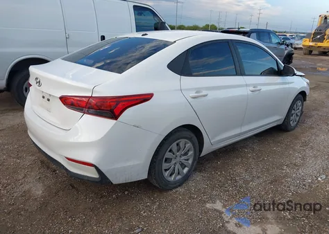 2021 Hyundai Accent Se/Sel z USA, uszkodzony, nr VIN 3KPC24A6XME152964